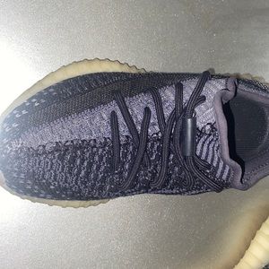 Size 4 kids yeezy sneakers